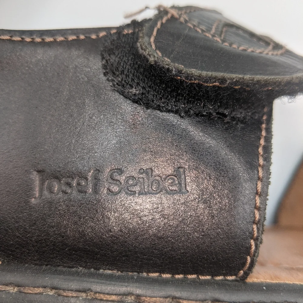 Josef Siebel JIM 05 Slip-ons with front and back straps SZ 8